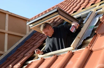 Pose de fenêtres de toit Velux à Ambrières